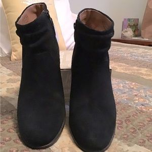 Vionic ankle black suede boots. Zip up. like new. worn once. Size 9.